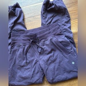 SOLD Elsewhere Lululemon Dance Studio Lined Pant Size 6